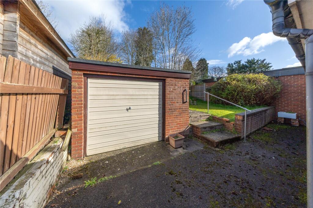 Ashcroft Road, Luton, Bedfordshire, LU2 photo 3