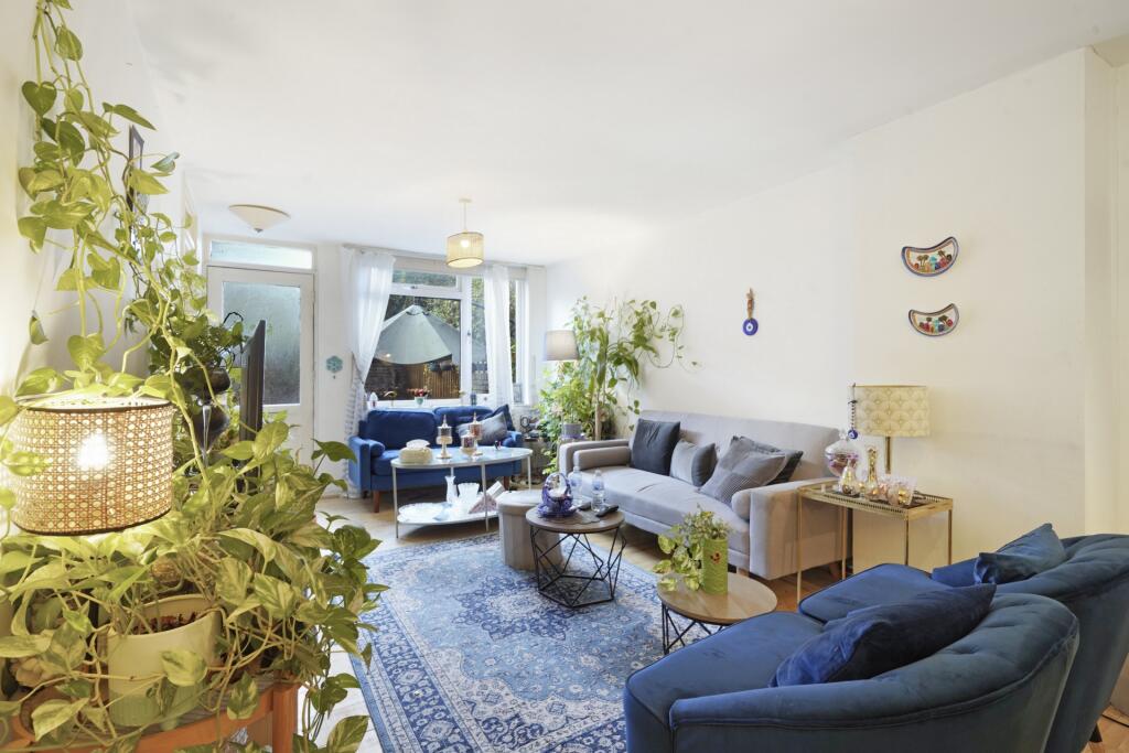 Main image of property: More Close, St Pauls Court, London, W14