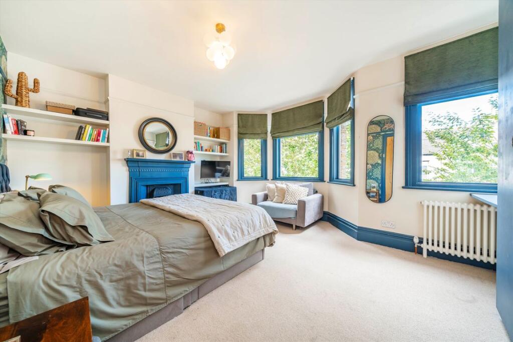 House in London - View 5