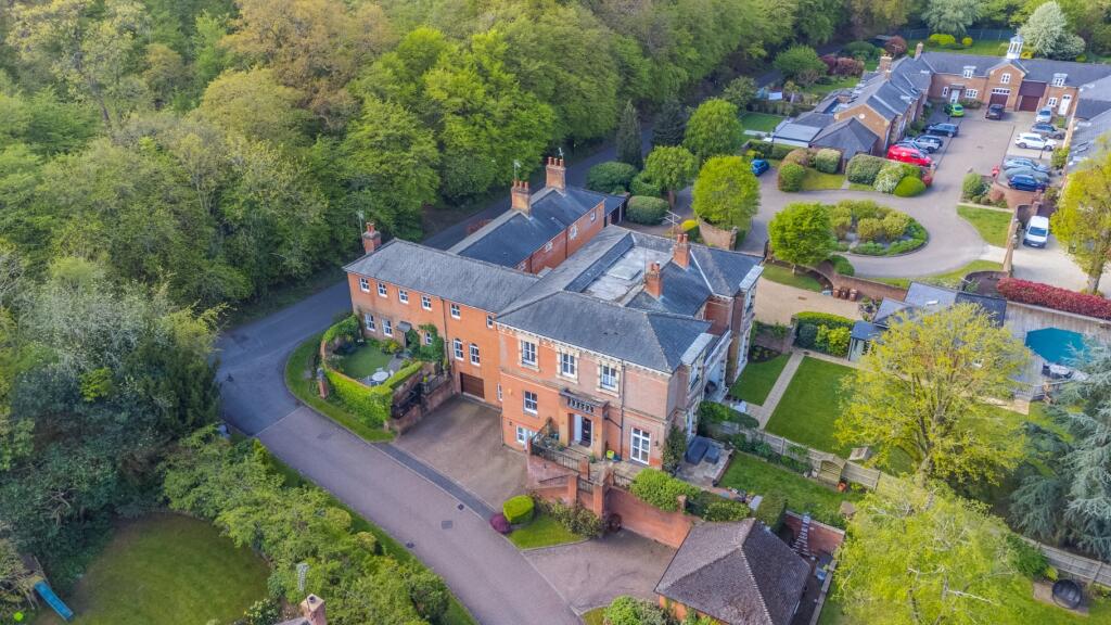 Main image of property: Sherrards Mansions, Welwyn Garden City, Hertfordshire, AL8 7AY