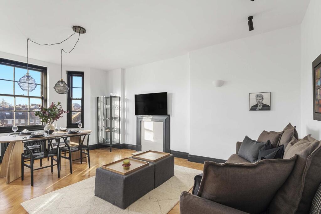 Main image of property: Queensway, London