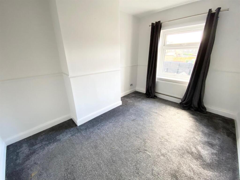 House in Huddersfield - View 5