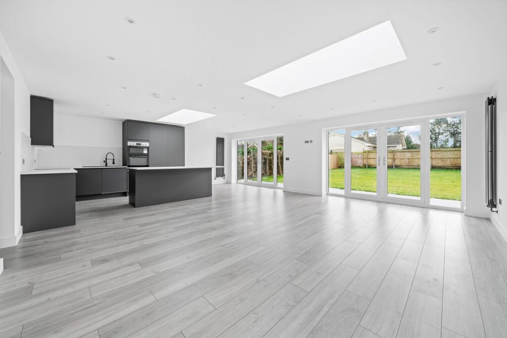 House in Ferndown, Ferndown Town - View 2