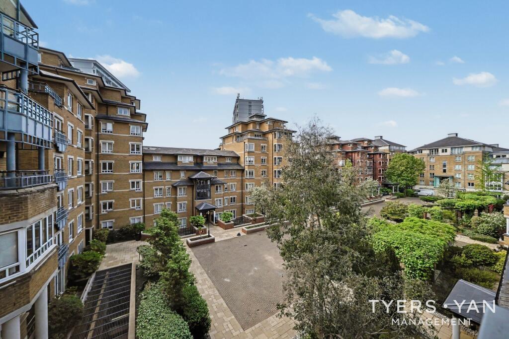Apartment in London, Carlton Gate, Maida Vale - More