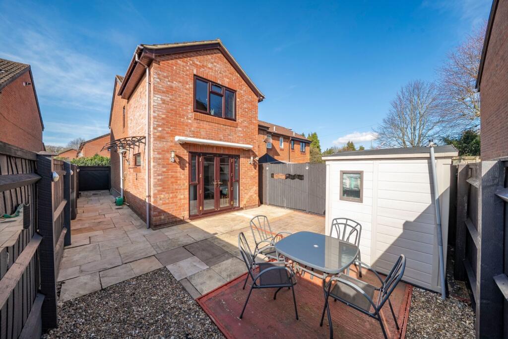 Danehurst Place, Andover, SP10 photo 2