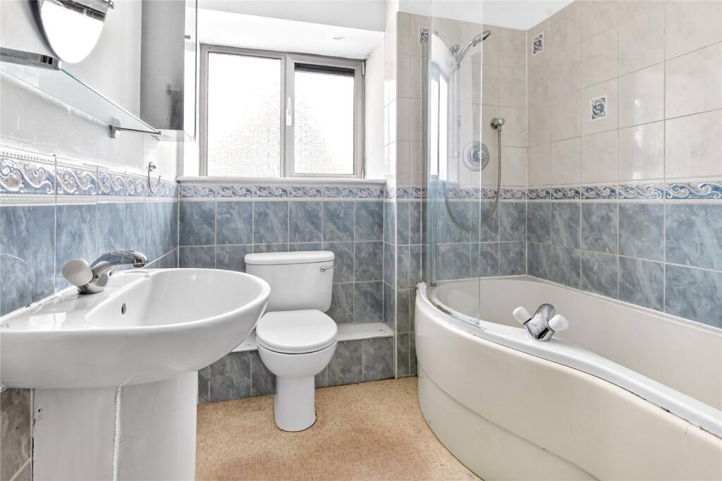 Apartment in Reading - View 5