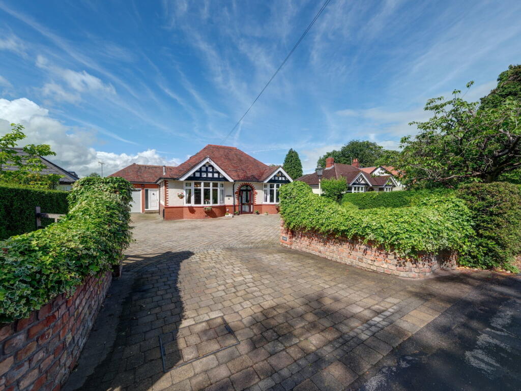 House in Lymm, Deansgreen - View 5
