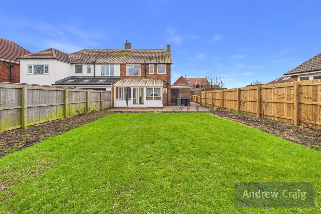 Markham Avenue, Whitburn photo 3
