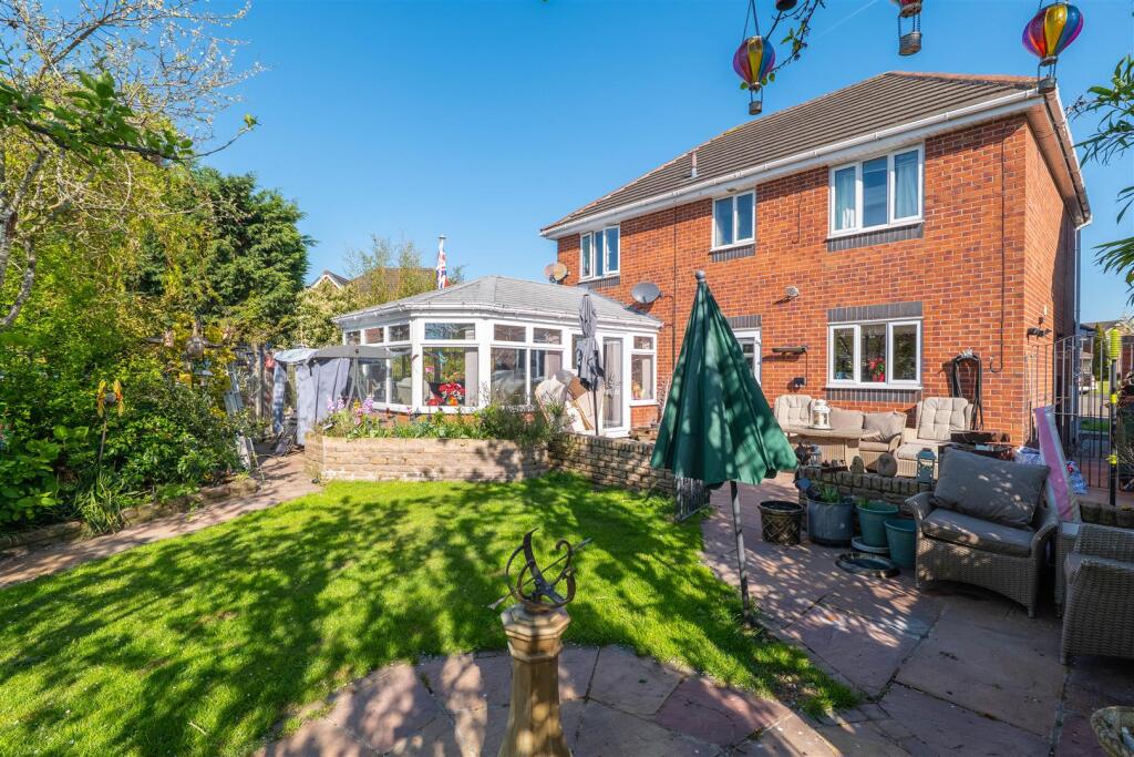 House in Chorley, Eaves Green - View 2