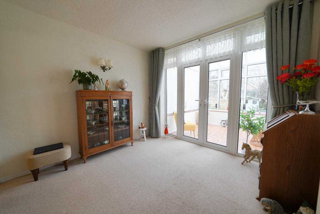 House in Oadby and Wigston, Leicestershire - More