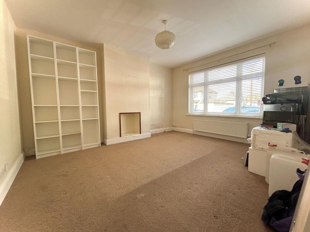 House in Sutton - More