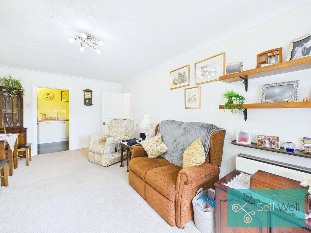 Apartment in Salford, Winton - More
