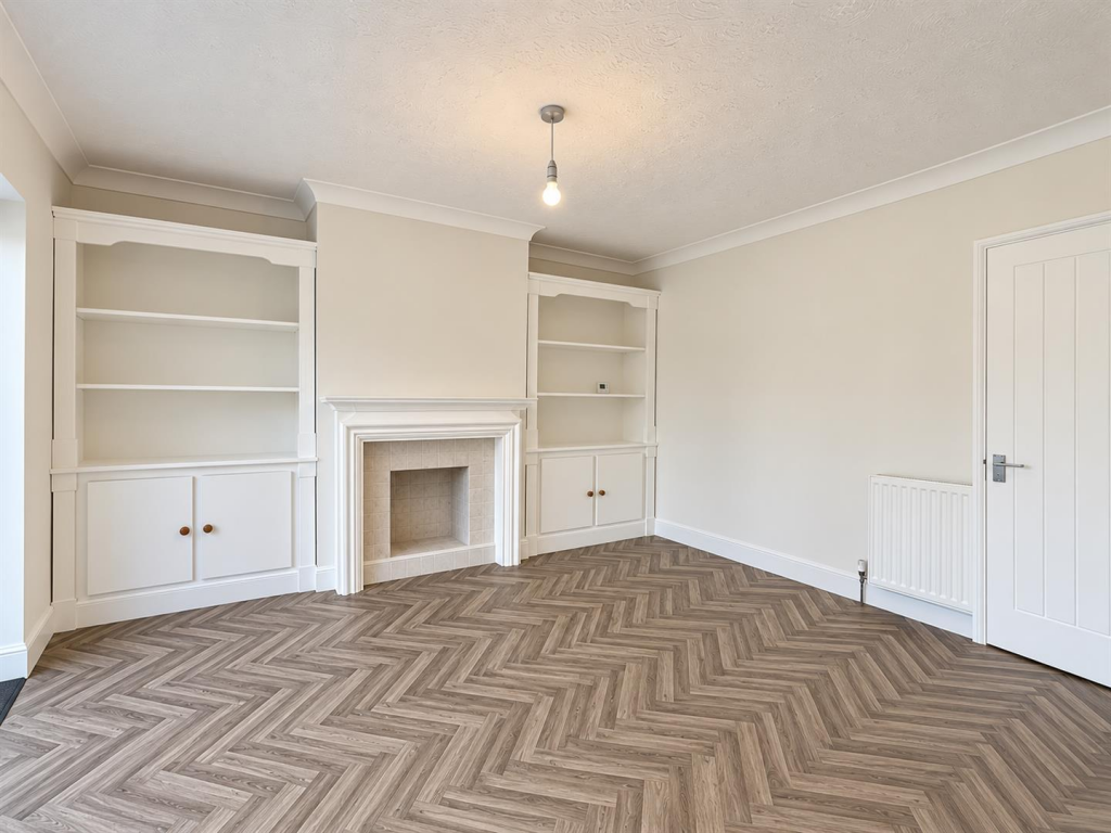 House in Ashford, Willesborough - More