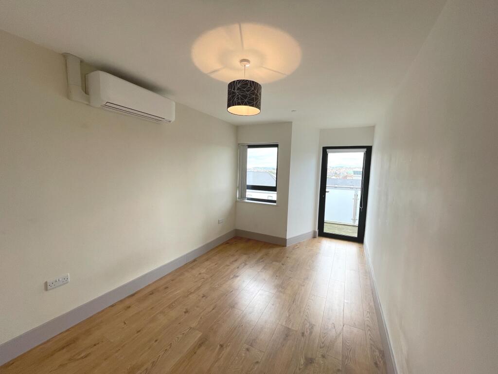 Apartment in Newport, City Centre, Stow Hill - View 4