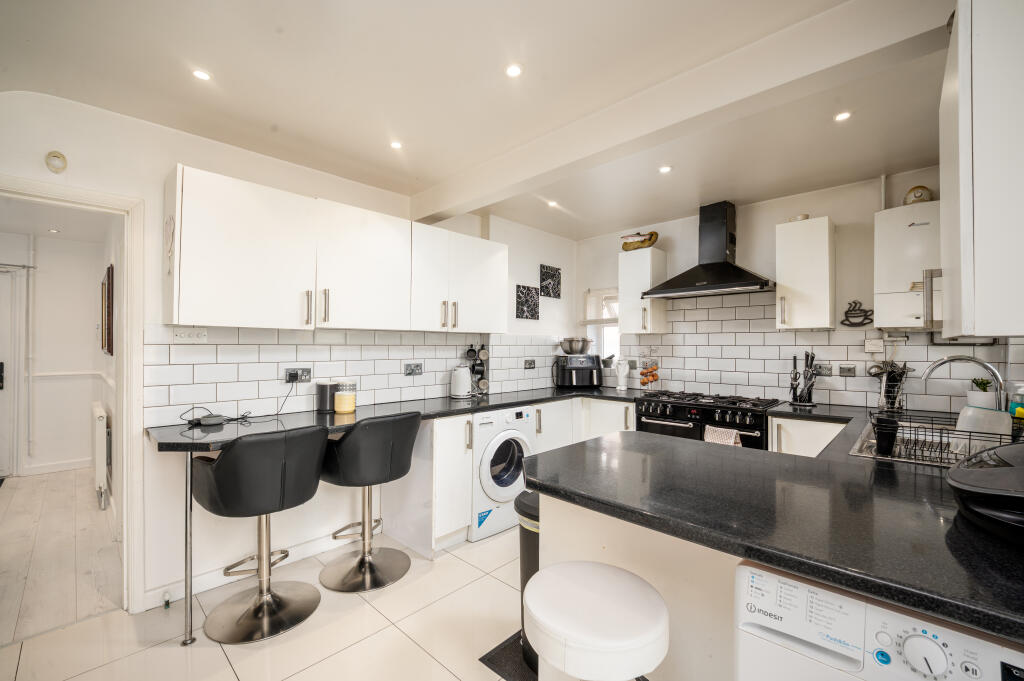 Drummond Grove, Birmingham, B43 photo 4