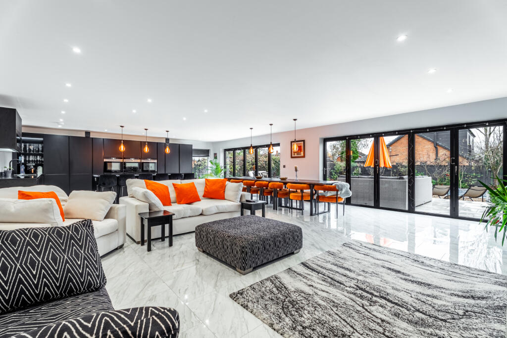 Main image of property: Oakwood Road, Bricket Wood, St. Albans, Hertfordshire, AL2