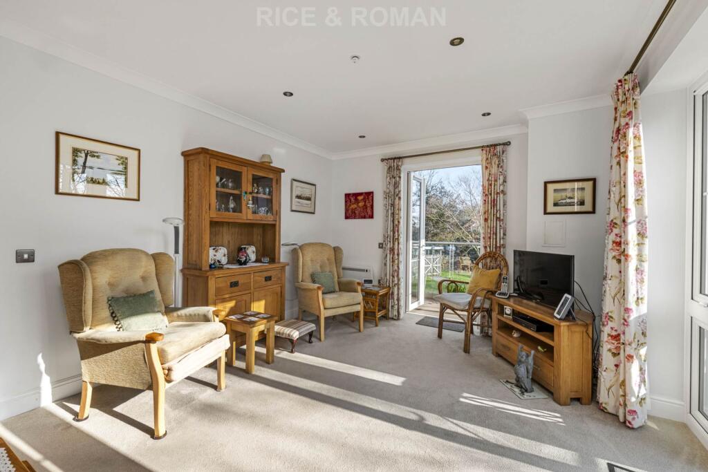 Lynwood Village, Ascot photo 3