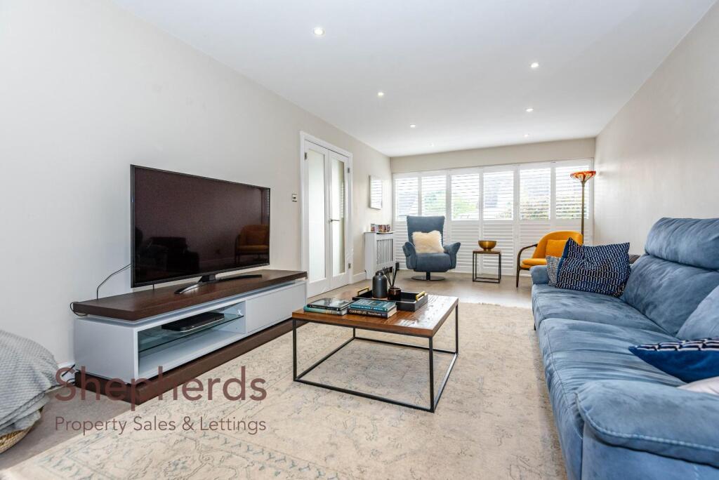 House in Enfield - More