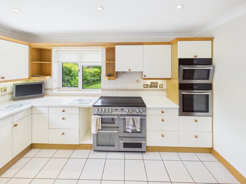 Downlands, Royston, SG8 photo 2