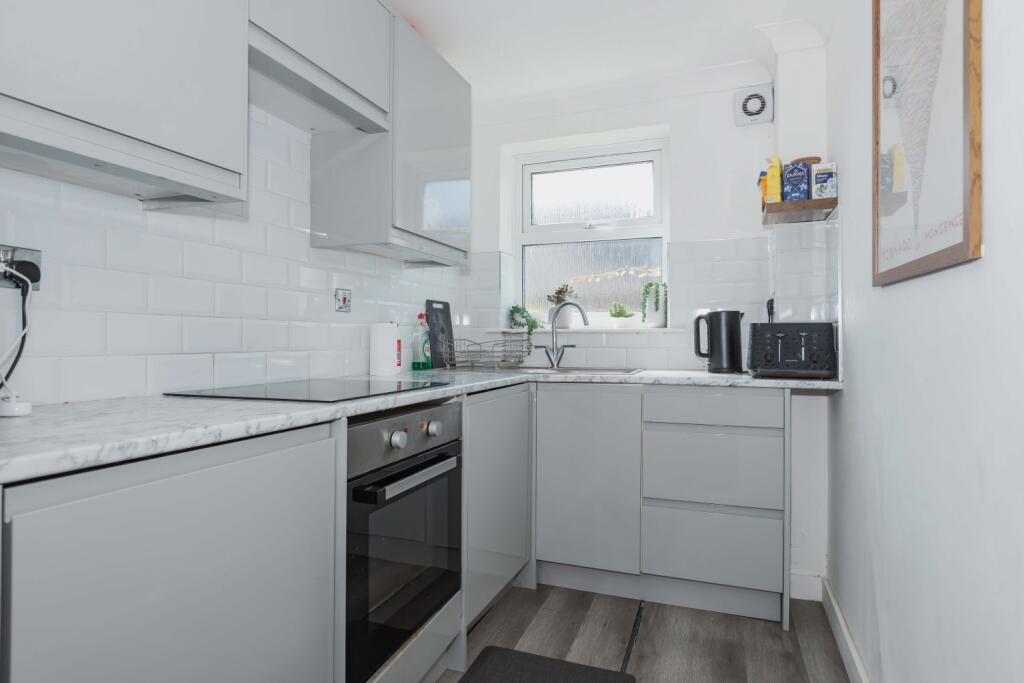 Broadwater Road, Worthing, BN14 photo 5