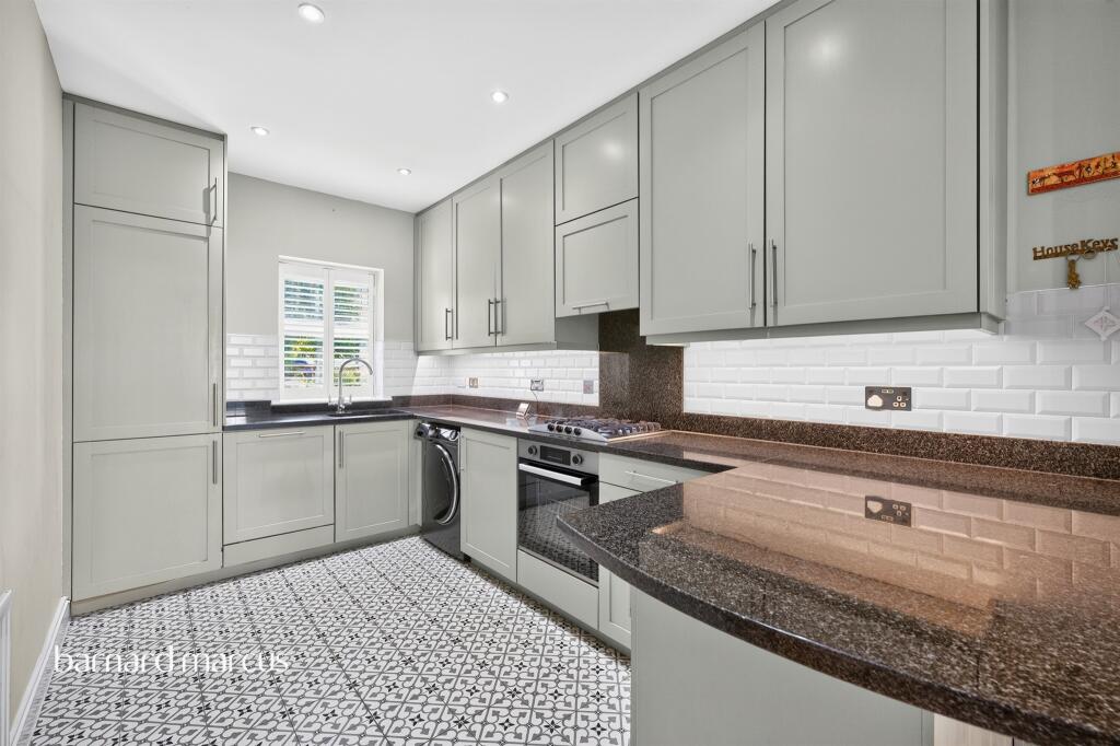 House in Kingston upon Thames - View 4