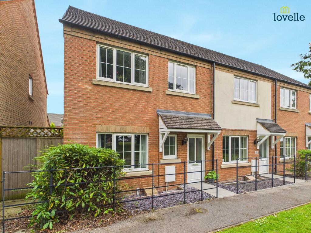 3-bed terraced on Tiberius Walk, Caistor, LN7, £175,000