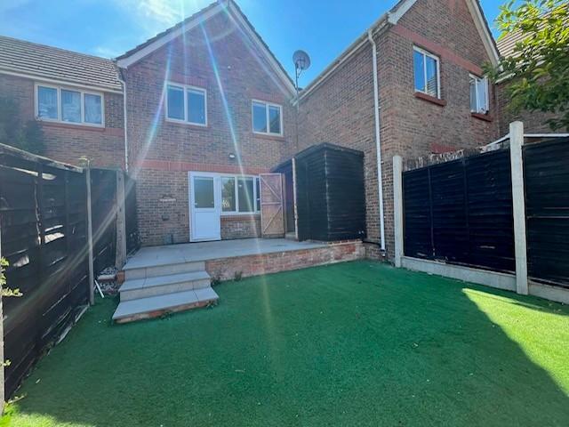 House in Reading, Dee Park - View 2