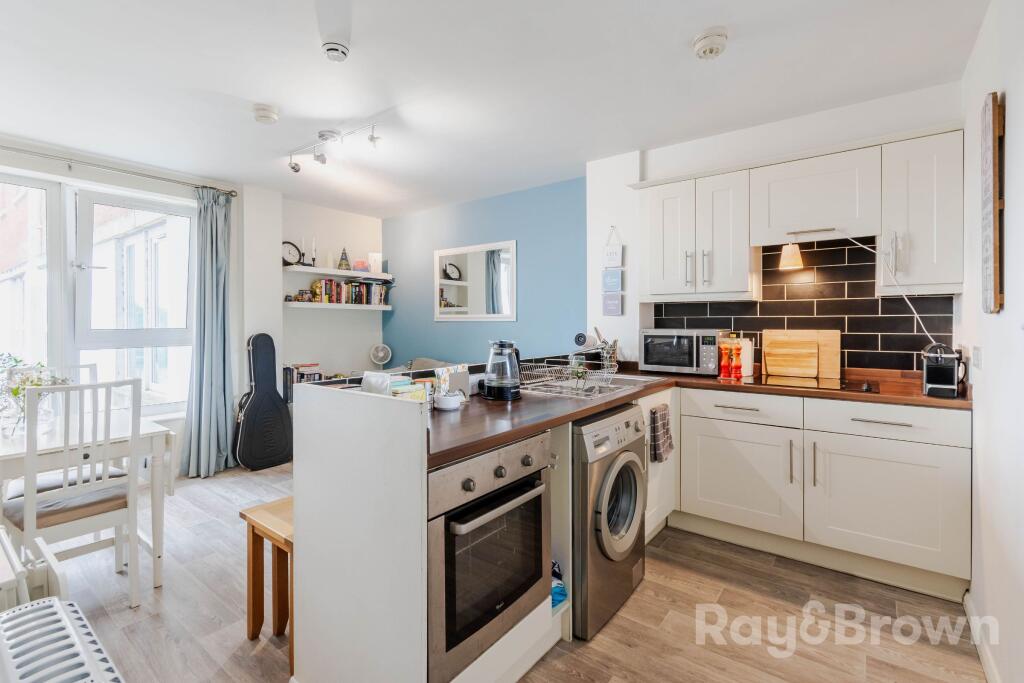Apartment in Cardiff - View 3