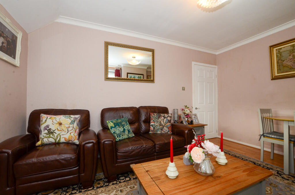 Apartment in Watford - View 2