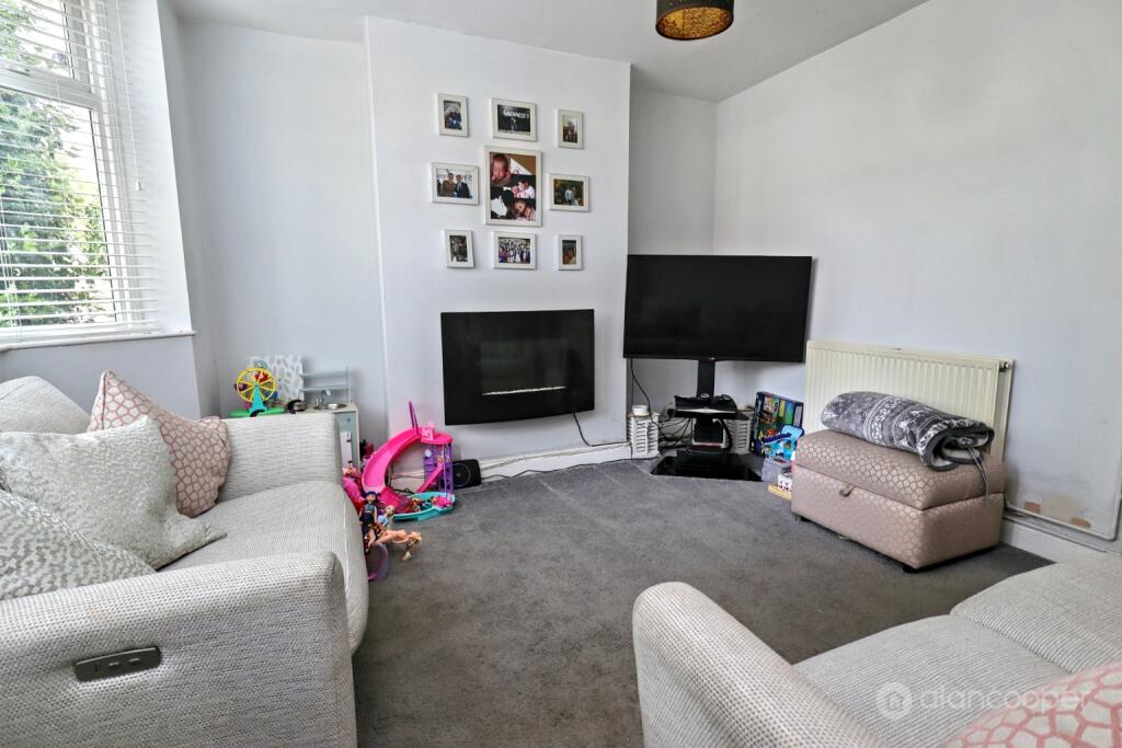House in Nuneaton and Bedworth, Warwickshire - View 2