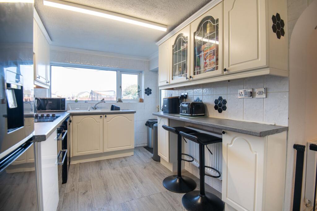 Torrington Crescent, Wellingborough, NN8 - More