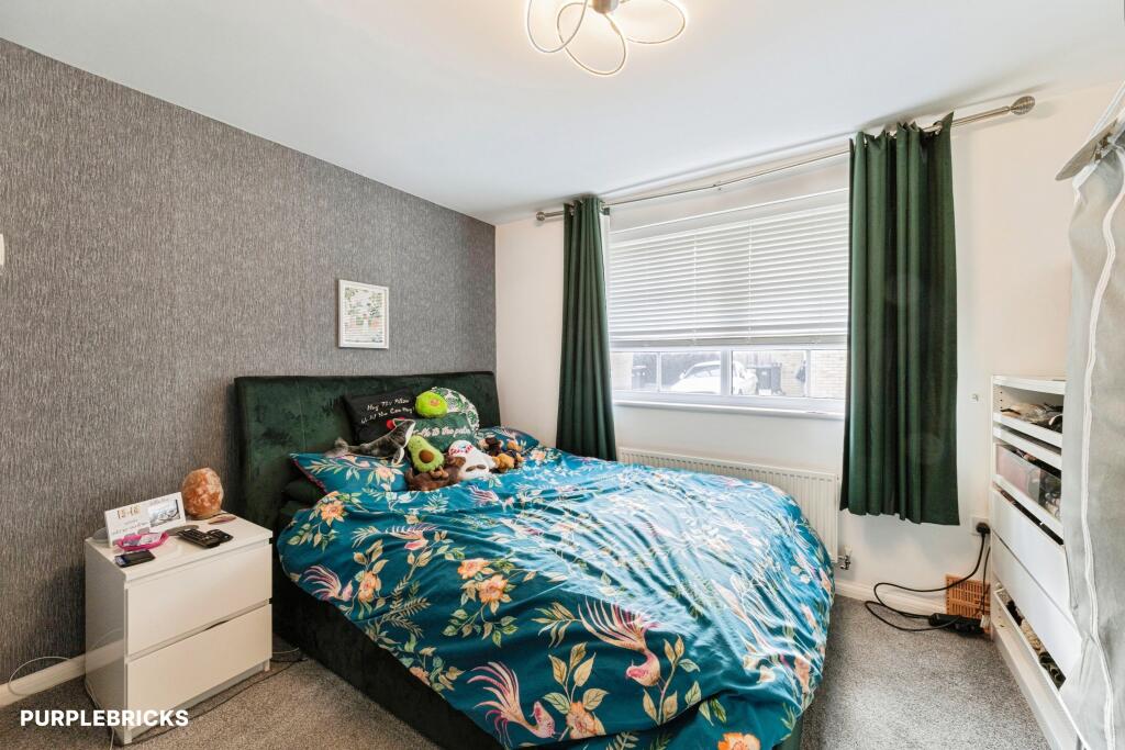 House in Milton Keynes, Fairfields - View 3