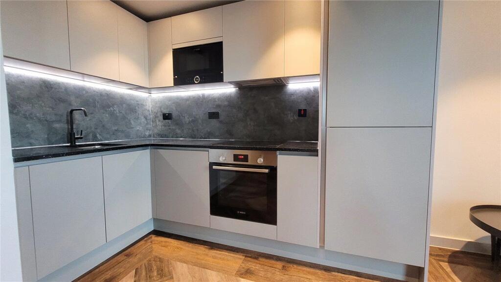 Apartment in Manchester - View 4