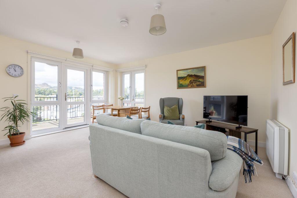 Apartment in Edinburgh - View 4