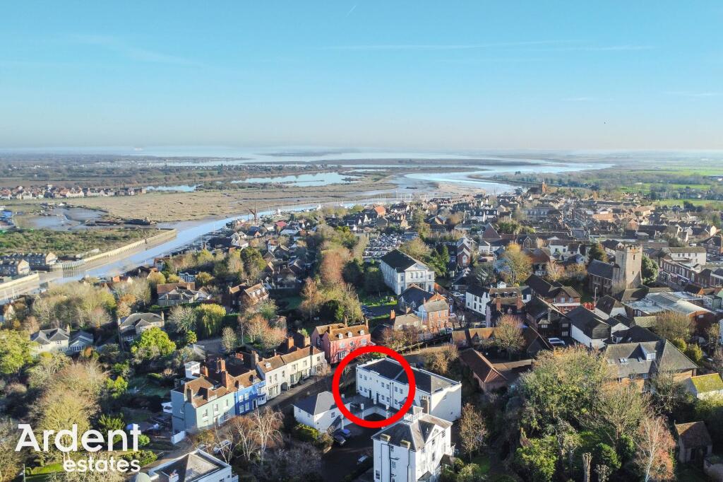 1-bed flat on Hill House Park, Maldon, CM9, £225,000