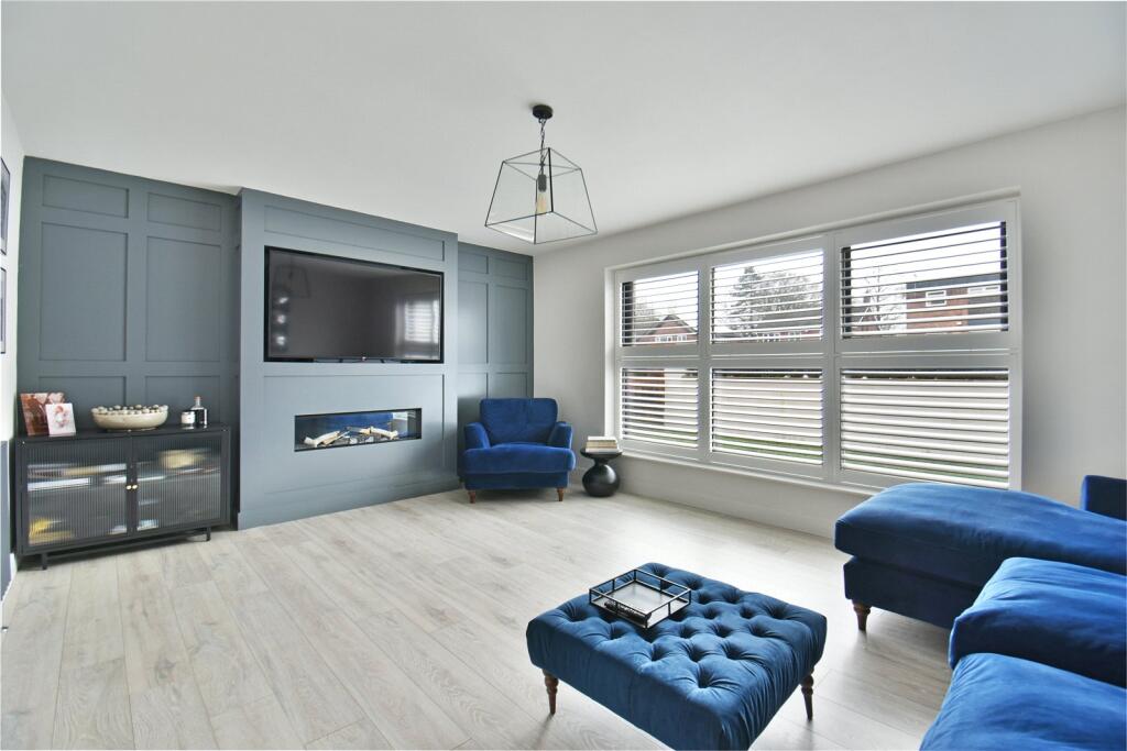 Queens Close, Heaton Mersey, Stockport, SK4 photo 2
