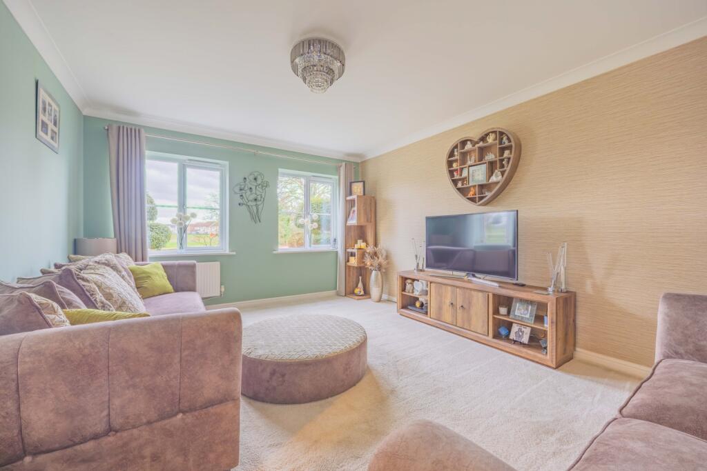 22 Halletts Road, Monkton Heathfield, Taunton photo 2
