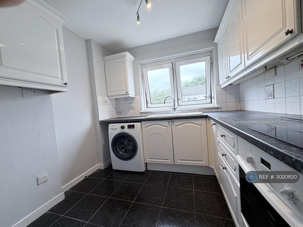 Apartment in Glasgow, Gilshochill, Summerston - View 3