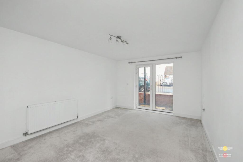 Apartment in Milton Keynes, Kingsmead, Shenley Brook End - View 5
