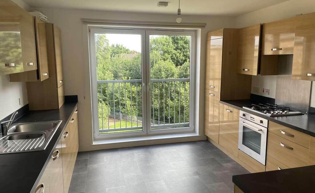 Main image of property: Flat 6, 17 Paterson Place, Edinburgh