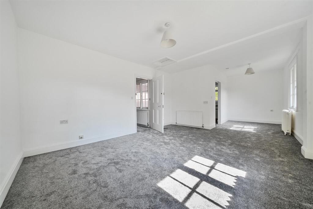 Clarefield Court, Sunningdale, Ascot photo 2