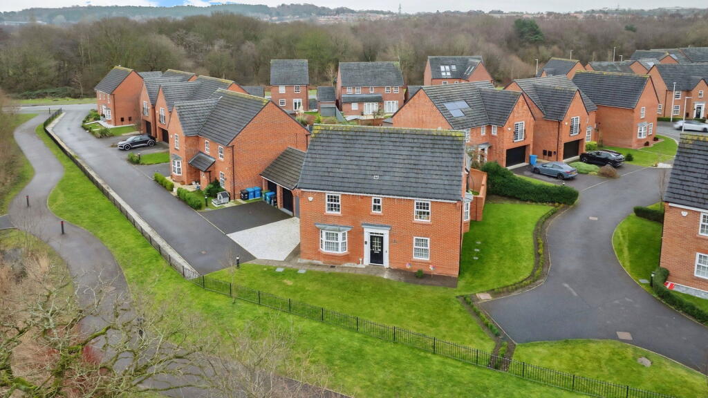 House in Runcorn, Manor Park, Sandymoor - More
