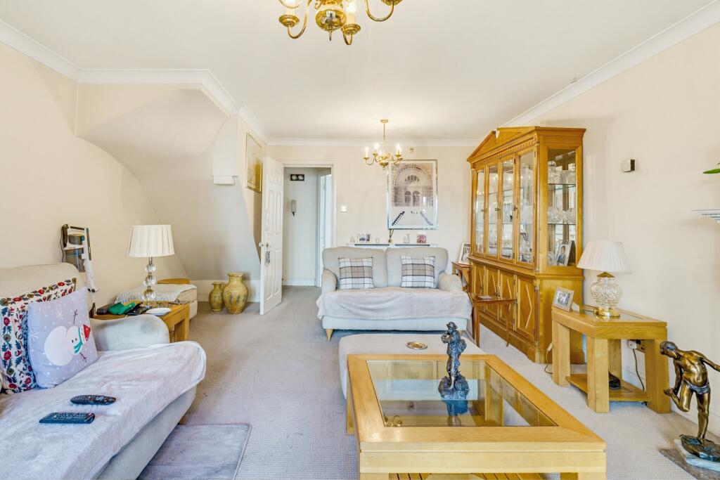 House in London, Wandon Estate, Fulham - View 4