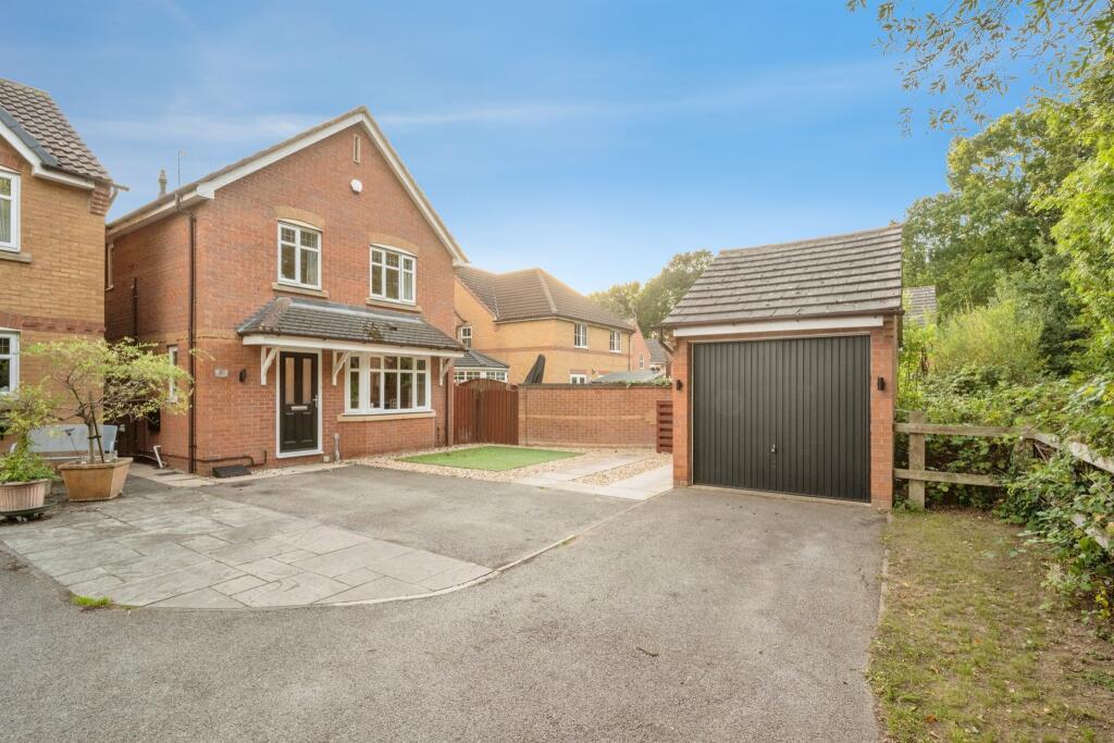 House in Doncaster, Barnby Dun with Kirk Sandall
