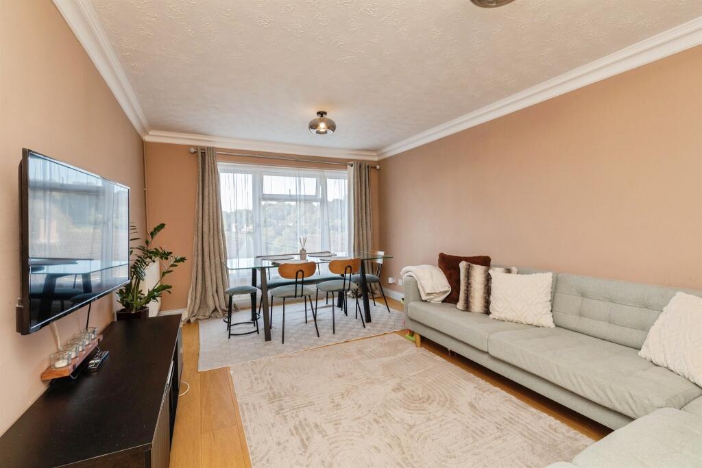 Apartment in Batheaston, Bath and North East Somerset - View 4