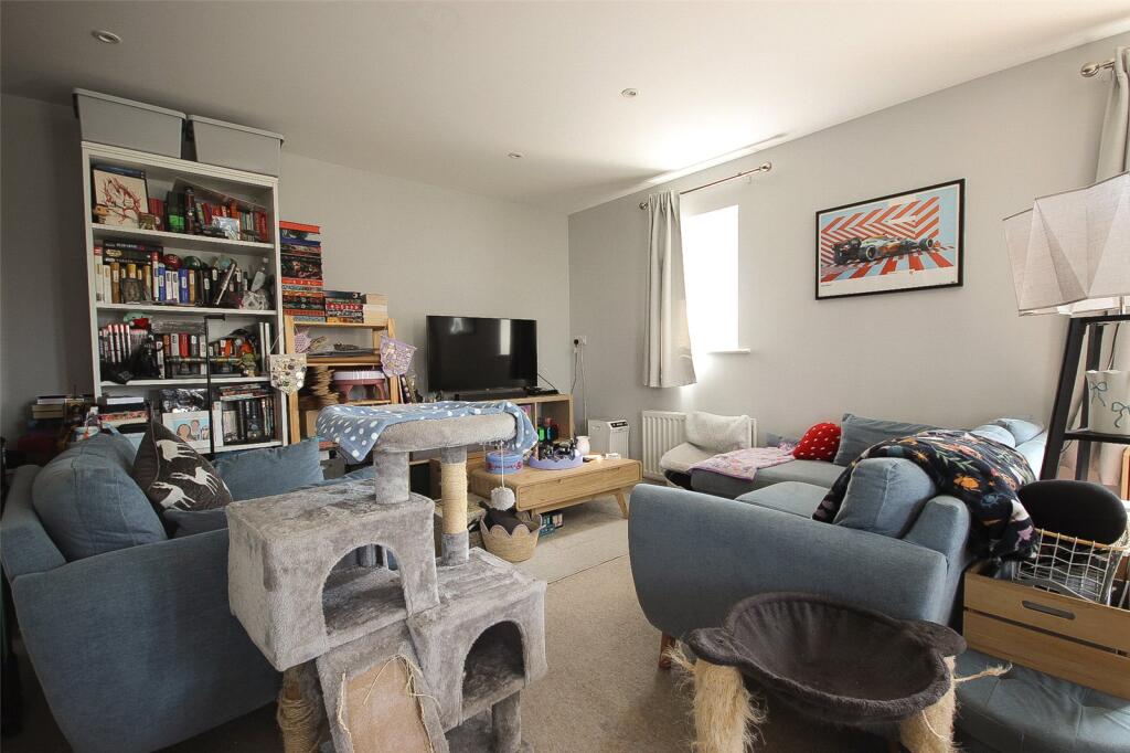 Apartment in Milton Keynes - View 3