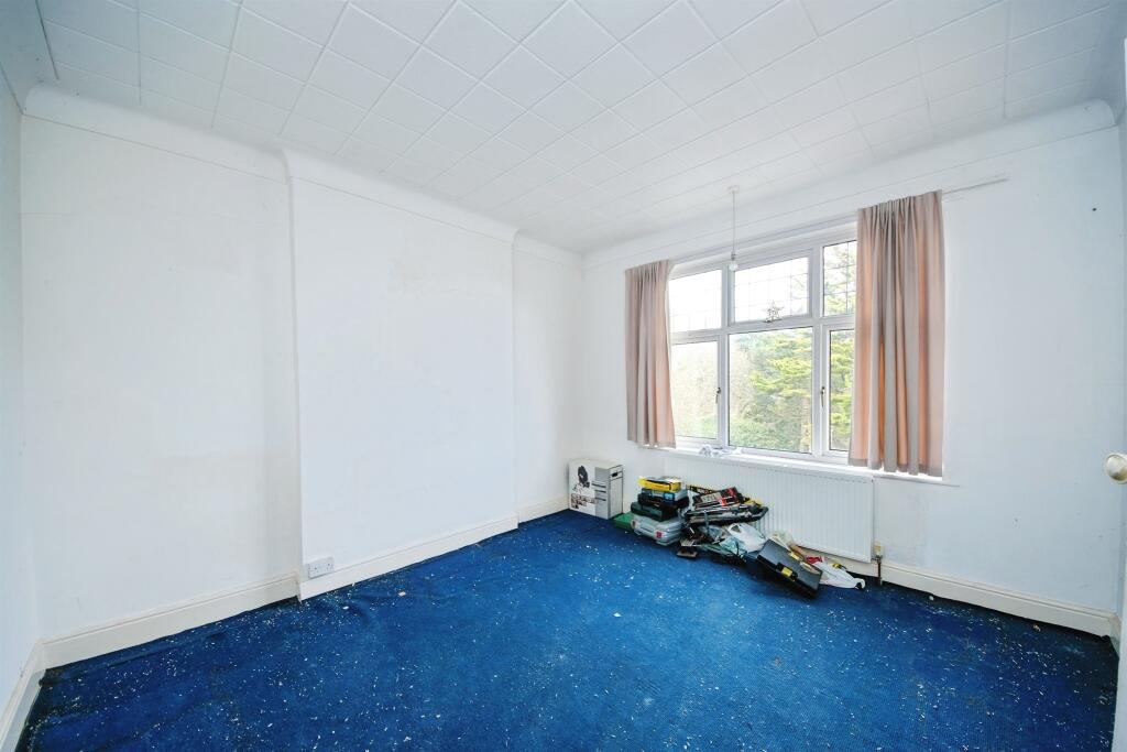 House in Wirral, Liverpool City Region - View 6