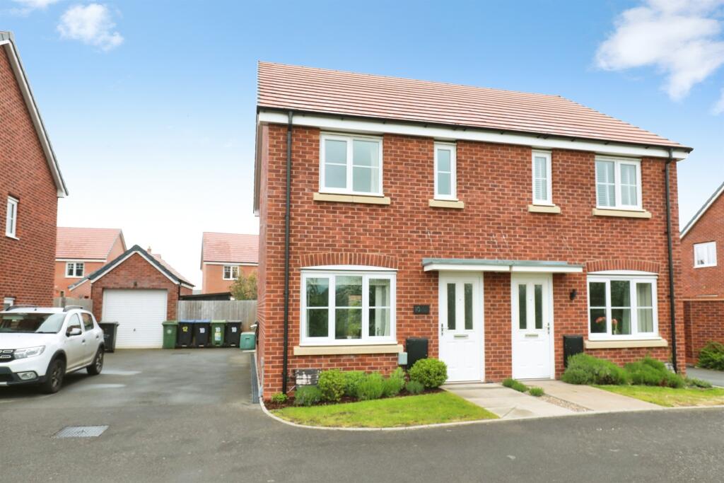 Main image of property: Herwin Close, Wellesbourne, WARWICK
