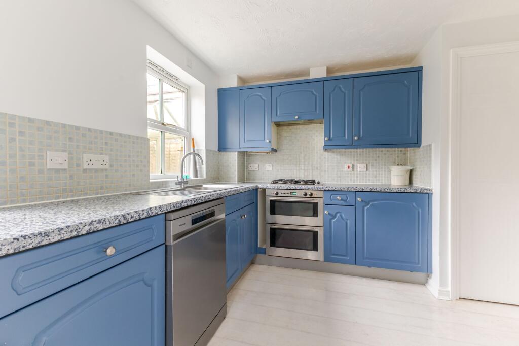 Slades Court, Backwell, BS48 photo 5