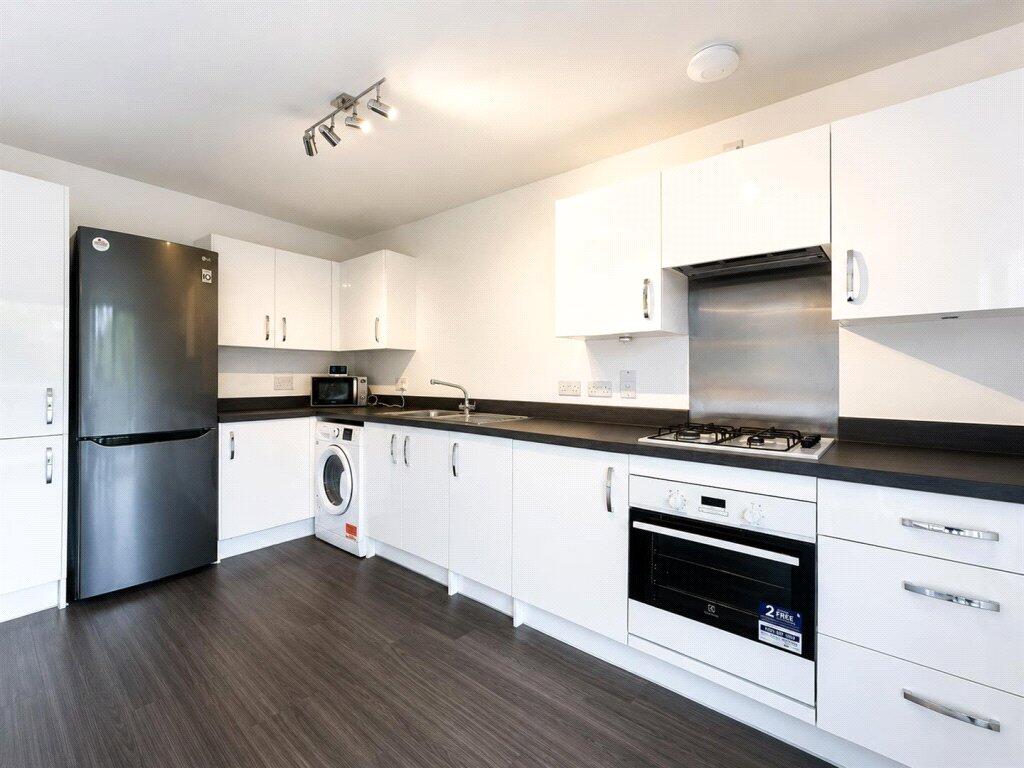 Apartment in Southall - View 4